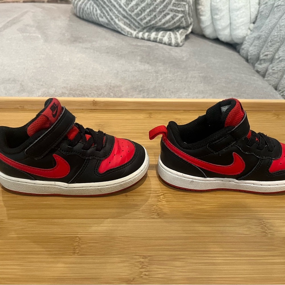 Nike Kids Black and Red Sneakers